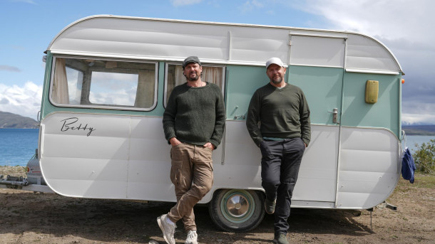 Off the Grid Colin and Manu